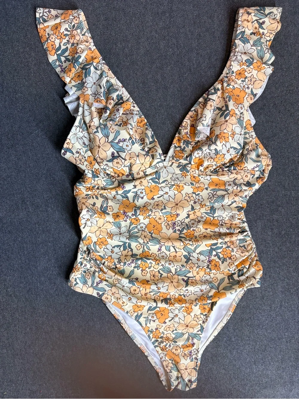 🆕Cupshe Ditsy Floral Flutter Sleeve Deep V-neck Cream One Piece Swimsuit M NWOT
